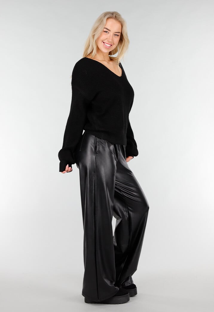 Zwarte Gebreide Trui met Diepe V-Hals en Losvallende Pasvorm