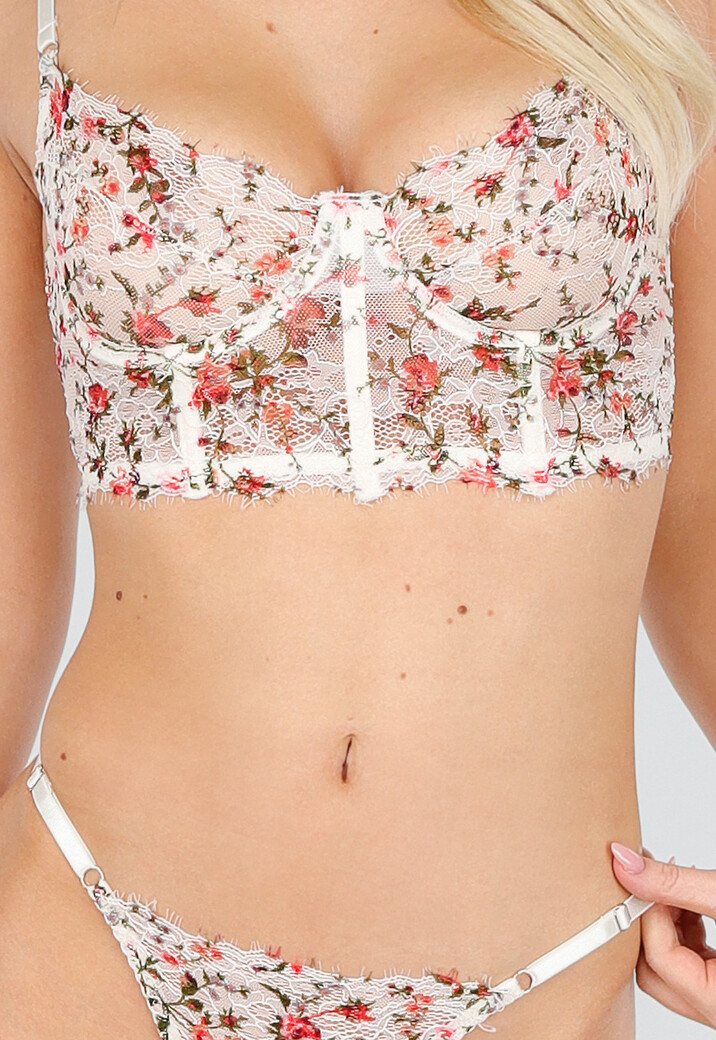 Gebloemde Lingerie Set met String en BeugelBH