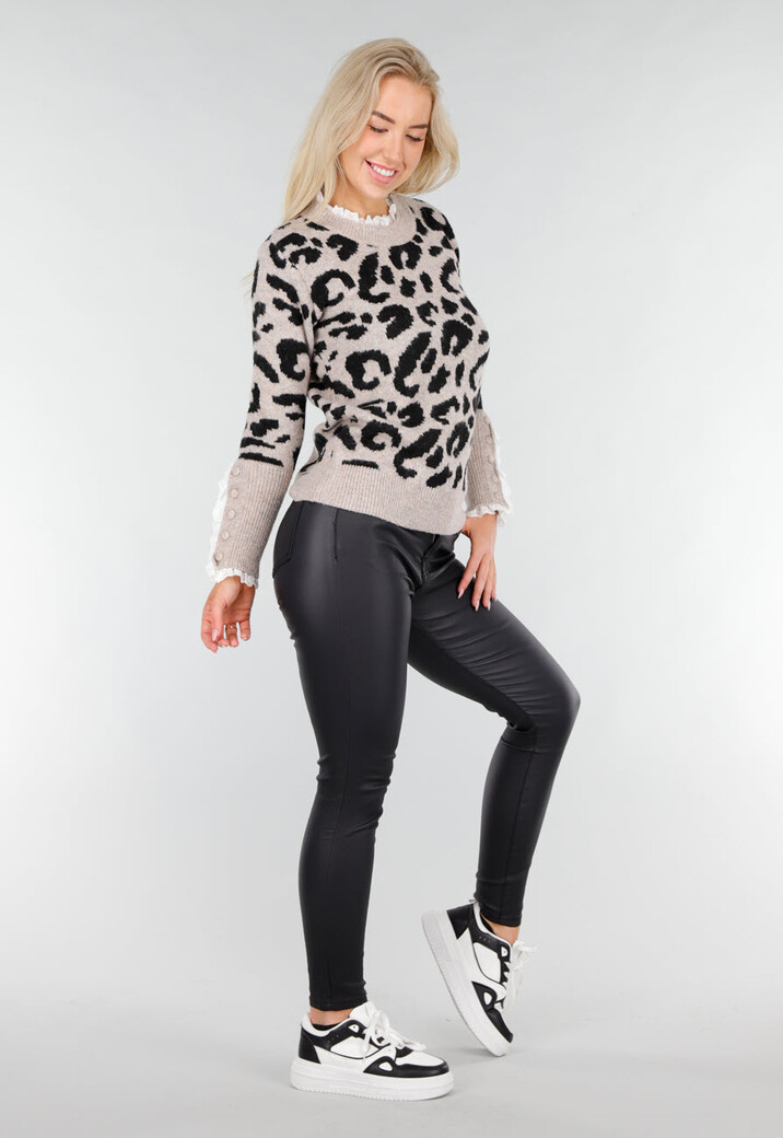 Gebreide Trui met Panterprint en Kantdetails aan Hals en Mouwen