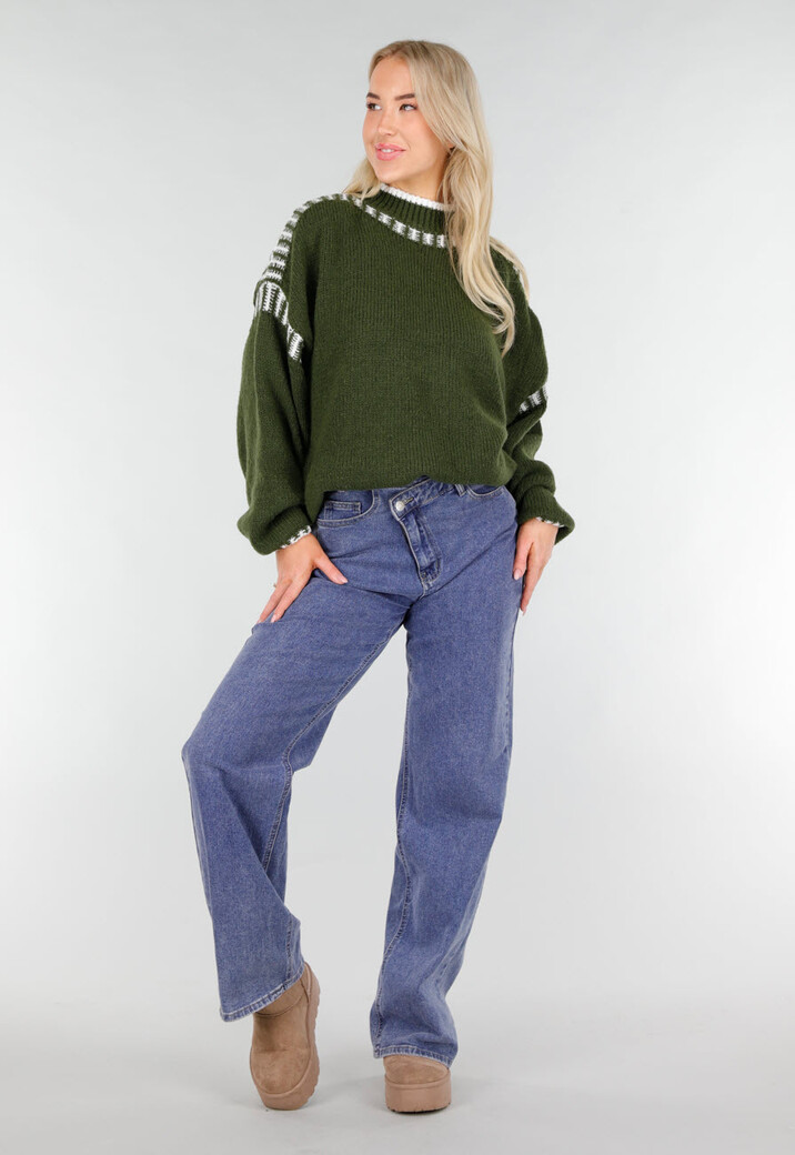 Groene Gebreide Trui met Hoge Hals en Witte Randdetails