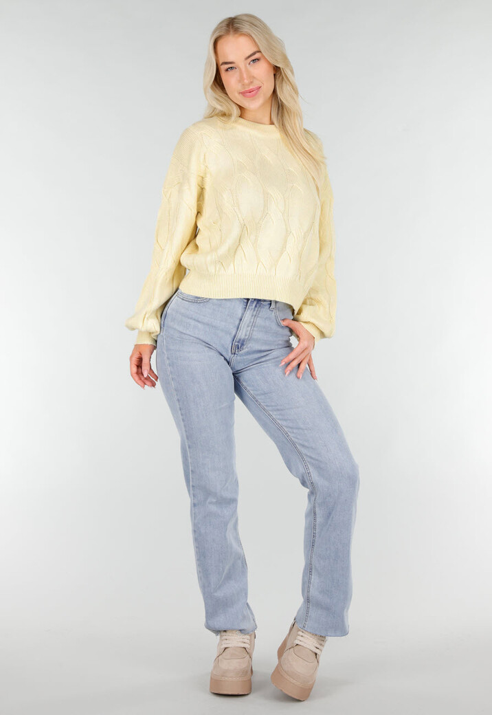 Lichtgele Gebreide Trui met Kabelpatroon en Ronde Hals