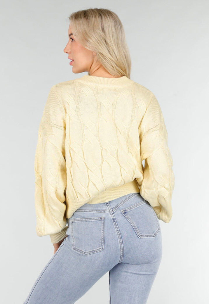 Lichtgele Gebreide Trui met Kabelpatroon en Ronde Hals