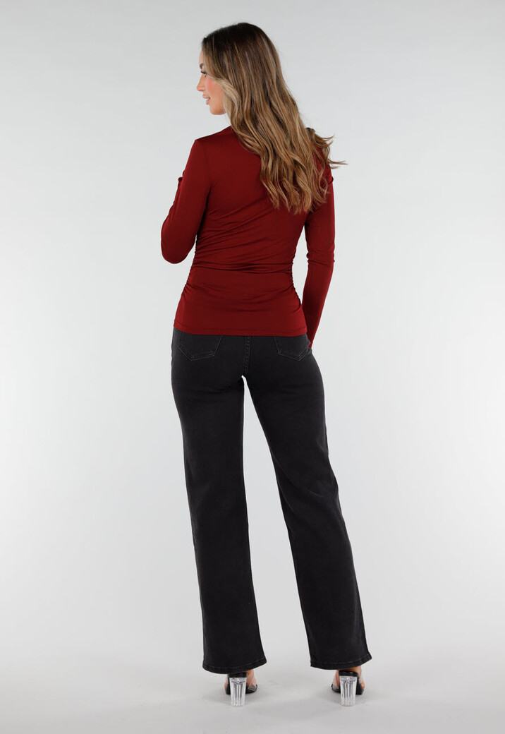 Bordeauxrode Top met Lange Mouwen en Gouden Ringdetail