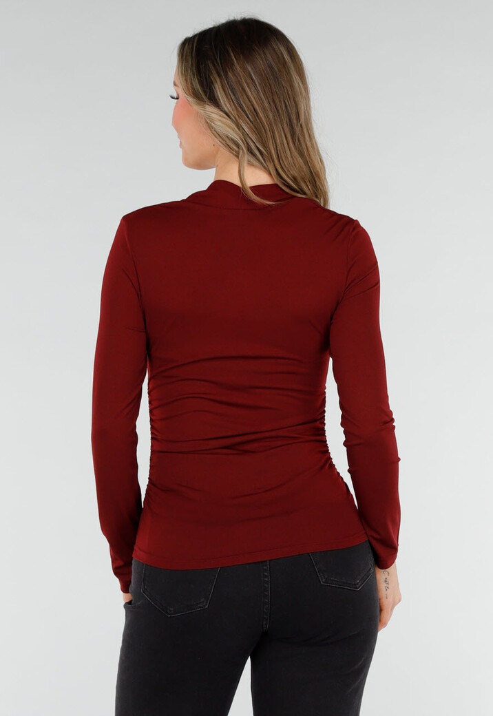 Bordeauxrode Top met Lange Mouwen en Gouden Ringdetail