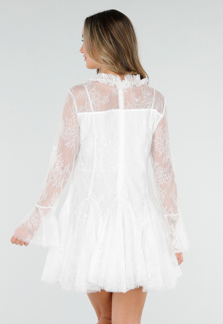 Witte Kanten Jurk met Ruches en Lange Mouwen