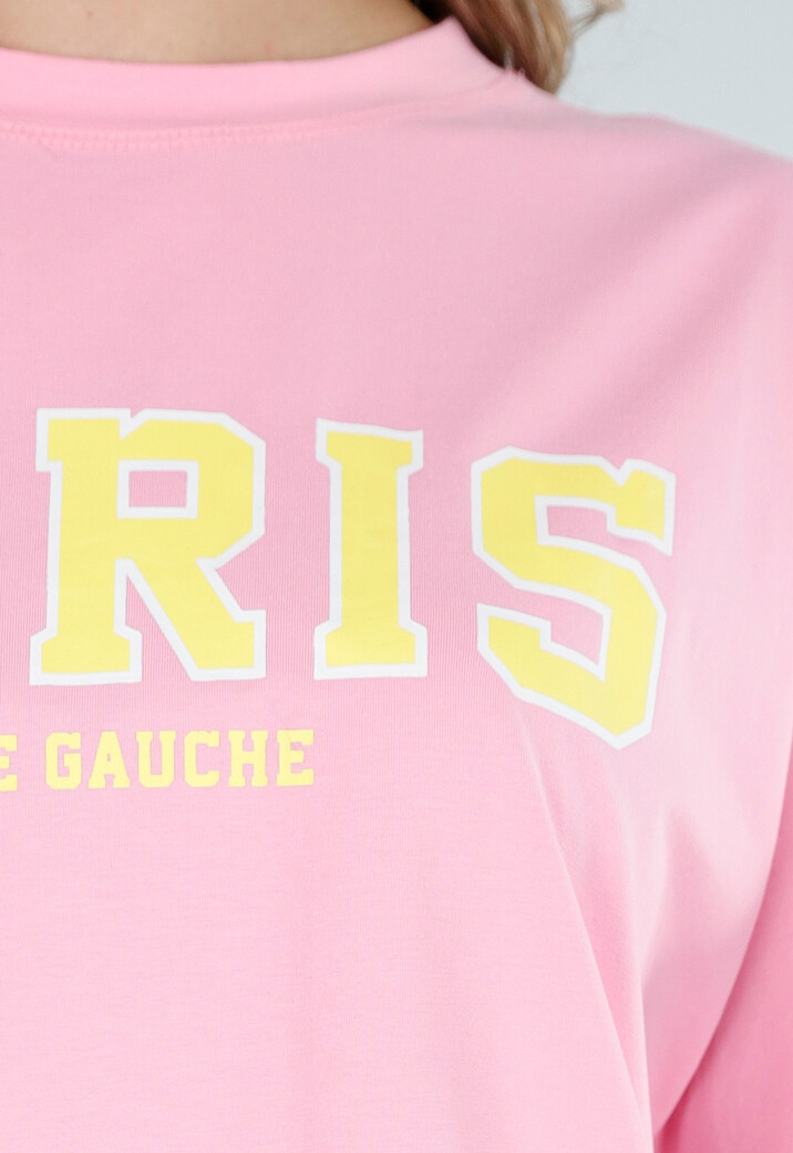 Roze T Shirt met Gele Paris Opdruk