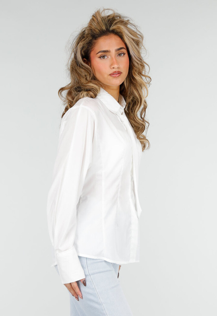 Witte Blouse met Stropdas en Lange Mouw