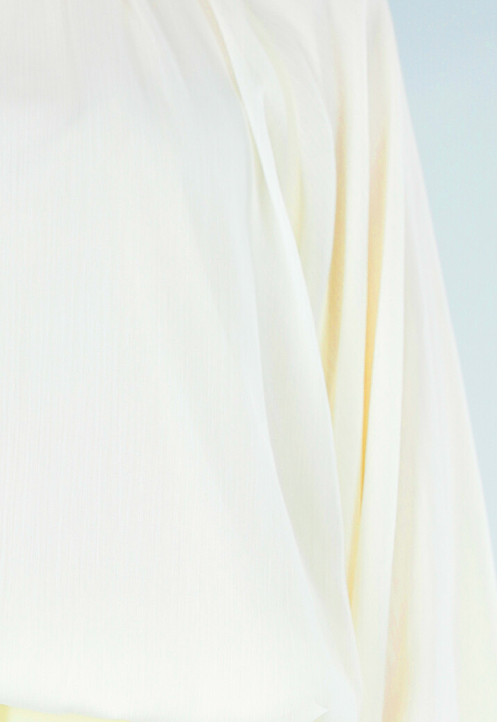 Butter Yellow Blouse met Wijde Mouwen