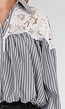 Zwarte Gestreepte Blouse met Kant en Strass Knopen