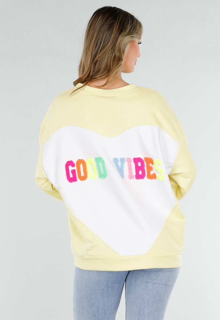 Gele Sweater met Good Vibes Print op Rug