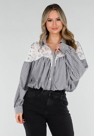 Zwart Gestreepte Blouse met Kant
