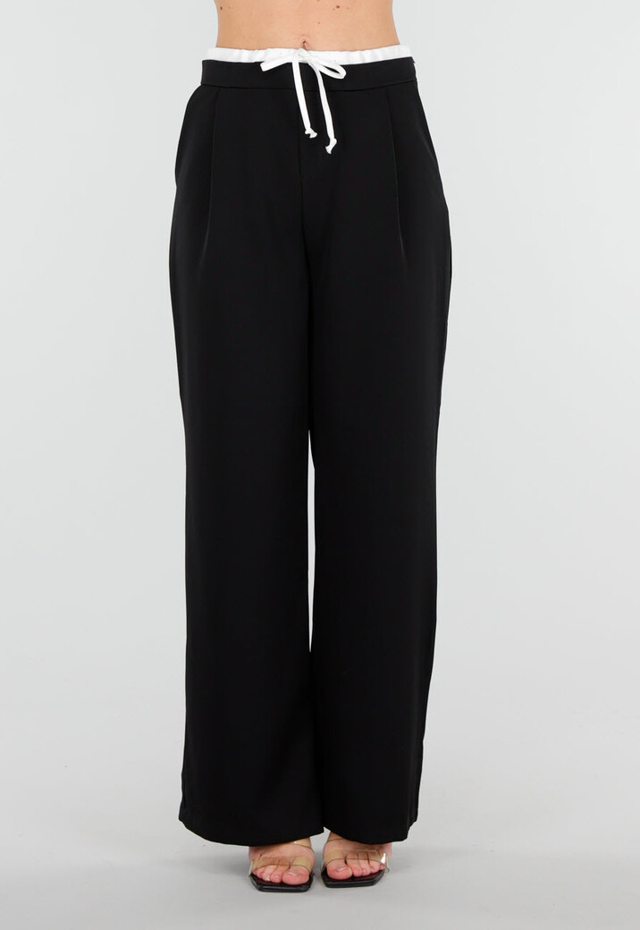 Zwarte Wide Leg Broek met Witte Tailleband en Strikdetail
