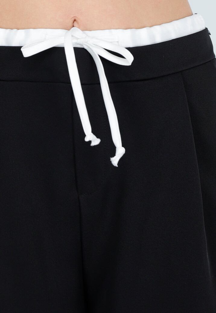 Zwarte Wide Leg Broek met Witte Tailleband en Strikdetail