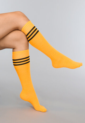 Sporty Oranje Kousen met Zwarte Strepen