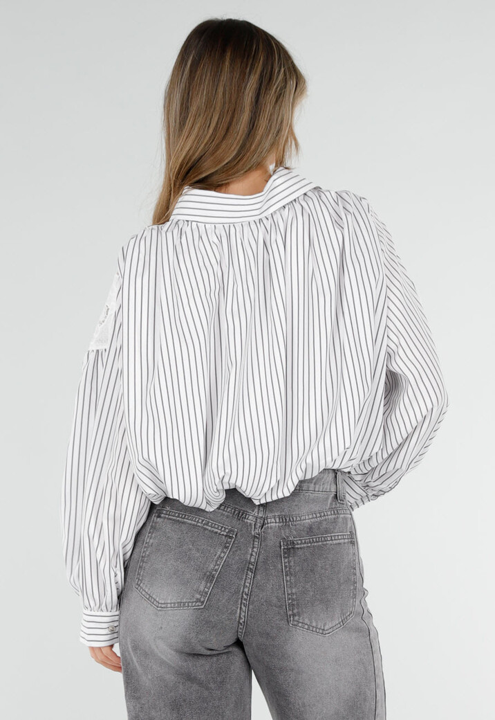 Grijs Wit Gestreepte Blouse met Kant en Lange Mouwen