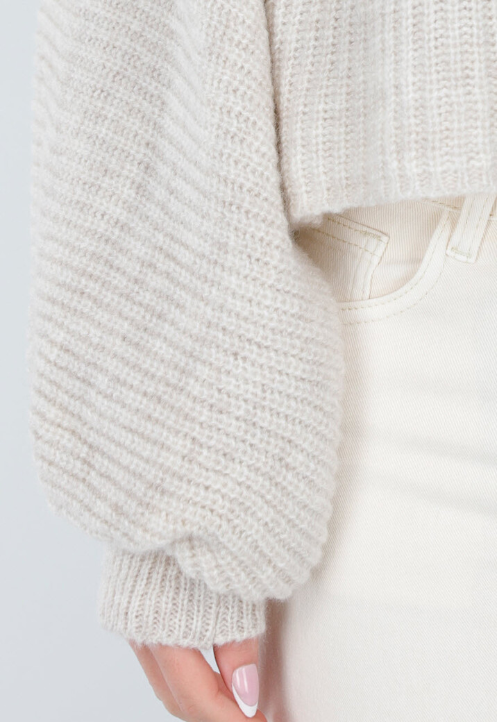 Beige Fijngebreide Trui met Boothals en Ballonmouwen