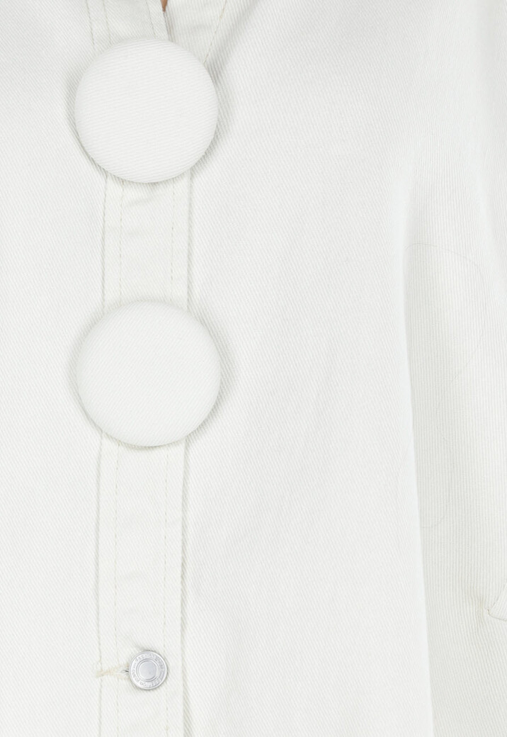 Crème Denim Blouse met Oversized Knopen en Lange Mouwen