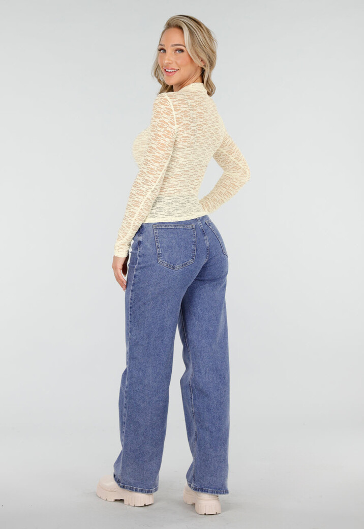 Crèmekleurige Kanten Top met Lange Mouwen en Hoge Hals