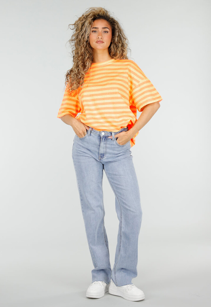 Gestreept T-shirt in Butter Yellow met Ronde Hals en Korte Mouwen