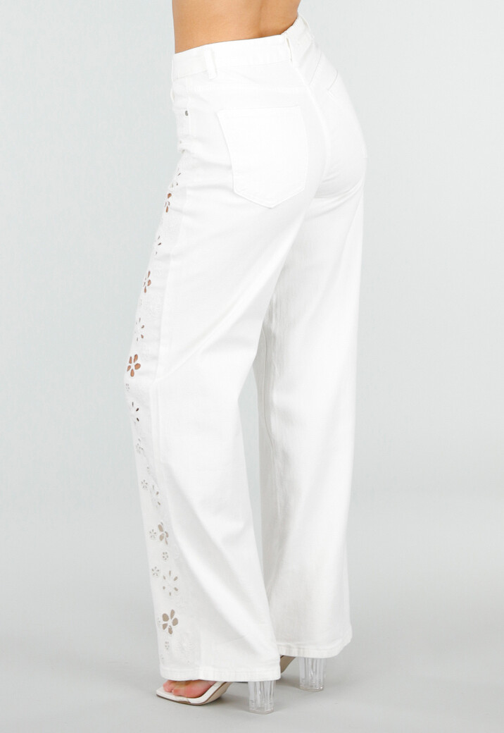 Witte Wide Leg Jeans met Broderie Anglaise en High Waist Pasvorm