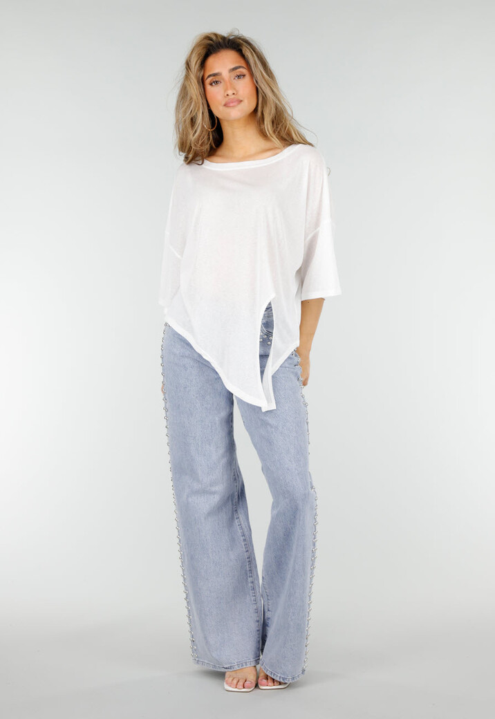 Witte Top met Knoopdetail en Korte Mouwen