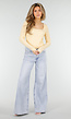 Butter Yellow Stretch Top met Lange Mouwen en Vierkante Hals