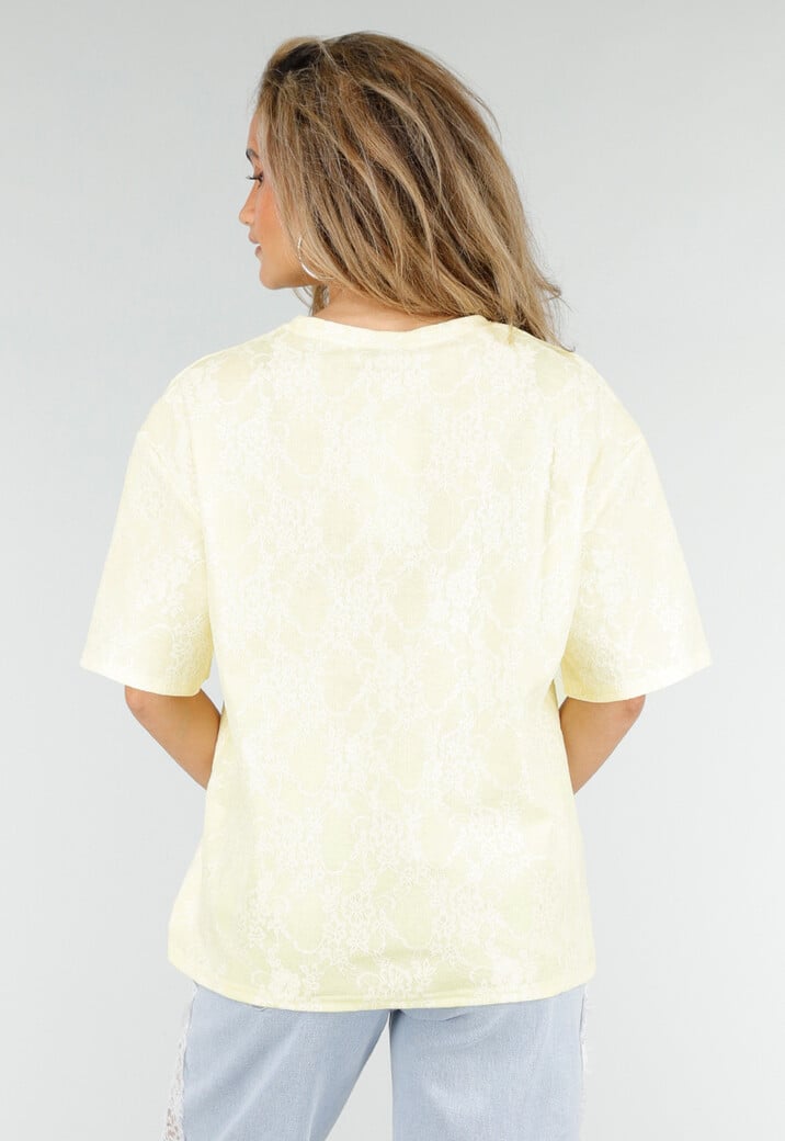 Butter Yellow Kanten T-shirt met Korte Mouwen en Ronde Hals