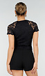 Zwarte Kant Top met Korte Mouwen en Cut Out