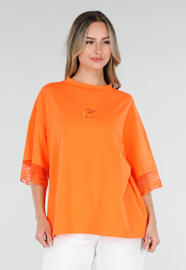 Oranje Oversized T-Shirt met Borduursel en Kanten Mouwen