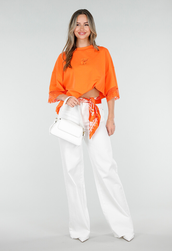 Oranje Oversized T-Shirt met Borduursel en Kanten Mouwen