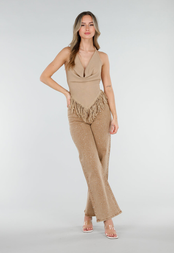 Beige Halter Top met Fringe Zoom en Open Rug