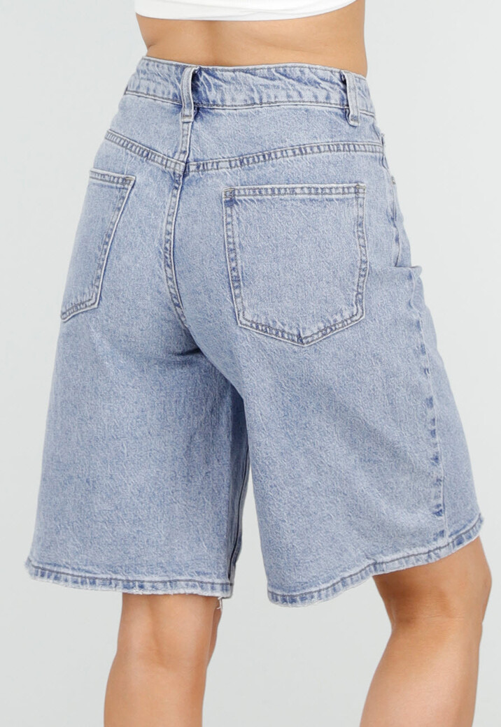Lichtblauwe Denim Bermuda Shorts met Rechte Pijpen en Zakken
