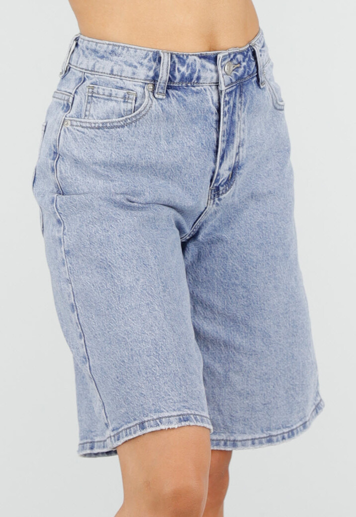 Lichtblauwe Denim Bermuda Shorts met Rechte Pijpen en Zakken