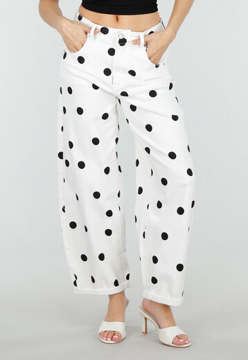 Witte Barrel Jeans met Zwarte Stippen