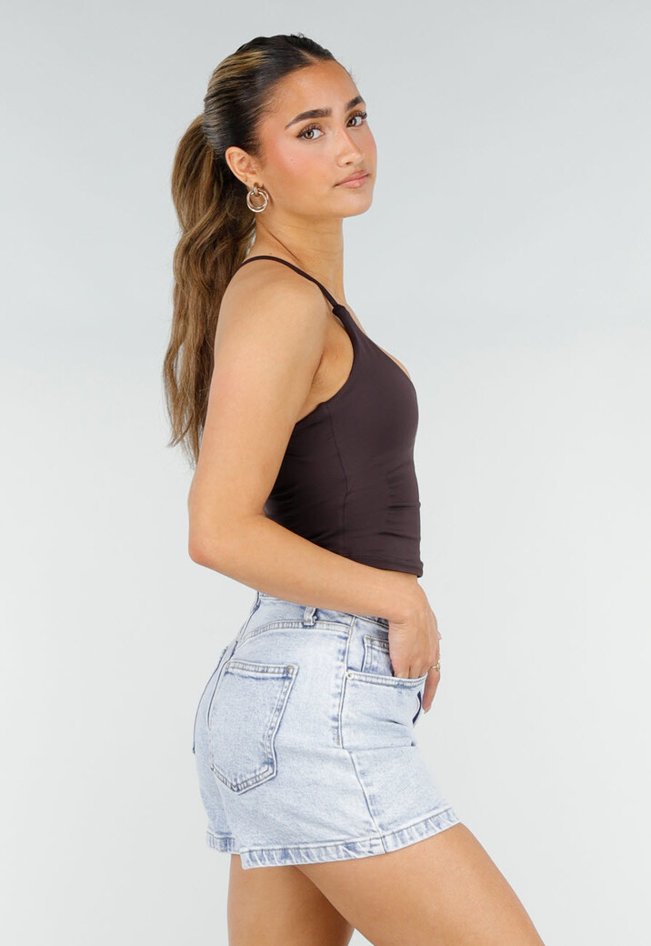 Aubergine Sport Crop Top met Kruisbandjes en Pads