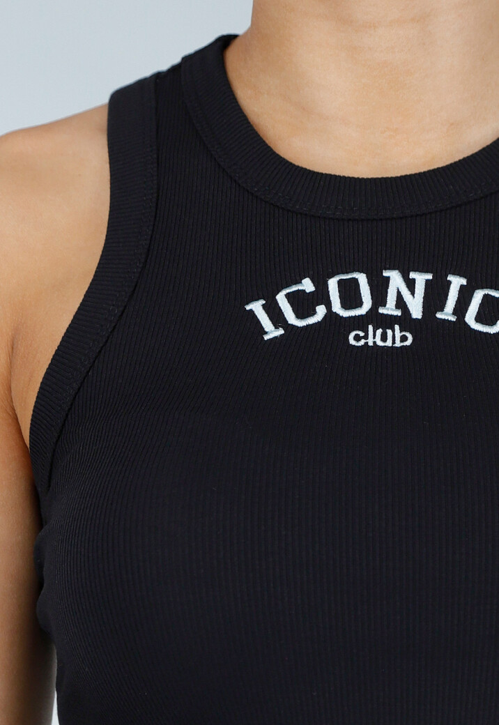 Zwarte Rib High Neck Top met Blauwe Tekst en Aansluitende Pasvorm