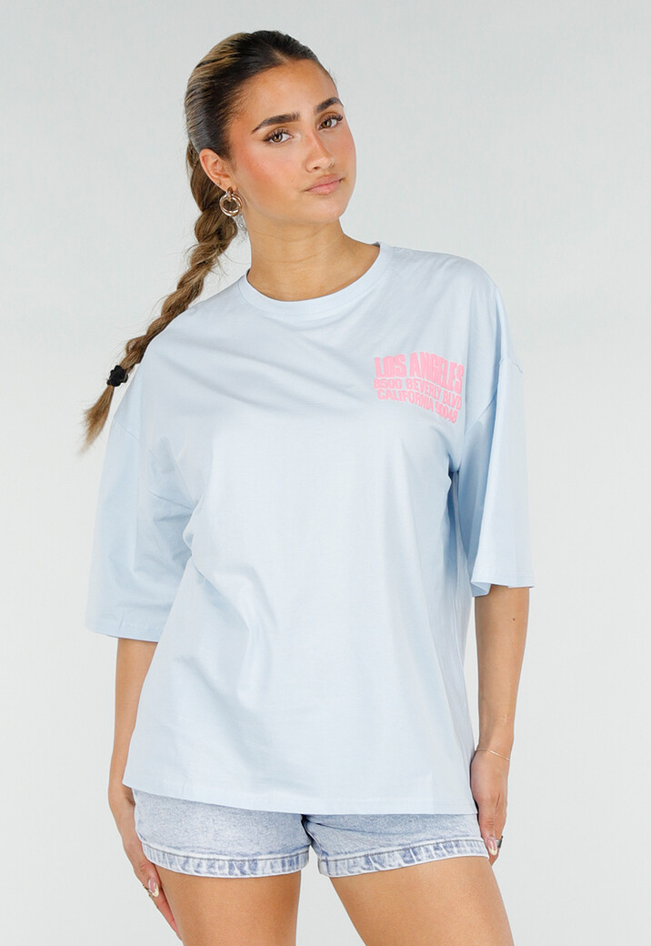 Lichtblauw T-shirt met Roze Print en Korte Mouwen en Ronde Hals