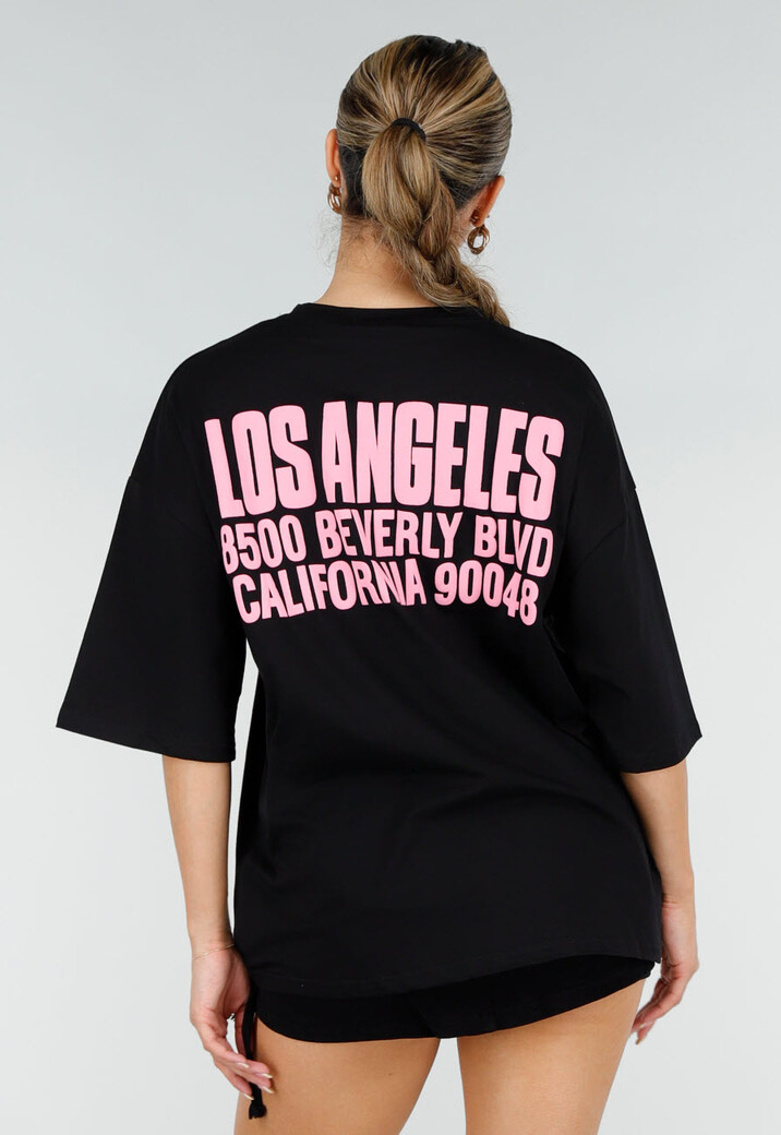 Zwart Oversized T-shirt met Roze Tekst en Korte Mouwen