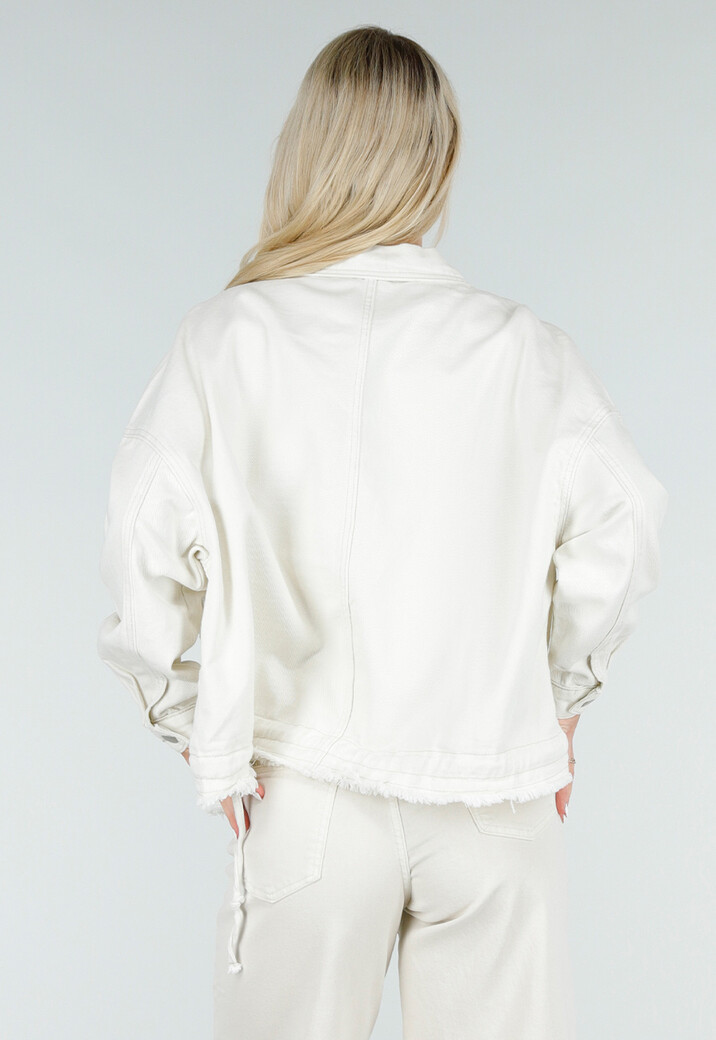 Ecru Denim Jas met Klepzakken, Trekkoord en Knoopsluiting