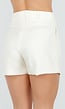 Ecru Linnenlook Short met Plooien en Rechte Pijpen
