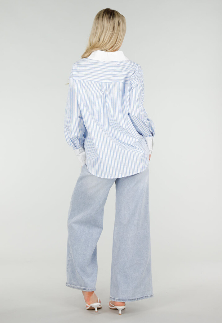 Lichtblauwe Gestreepte Blouse met Strass Steentjes en Lange Mouwen