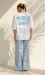 Wit T-shirt met Blauwe Backprint, Ronde Hals en Korte Mouwen