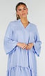 Lichtblauwe Midi Jurk met V-hals en Ruffle Details