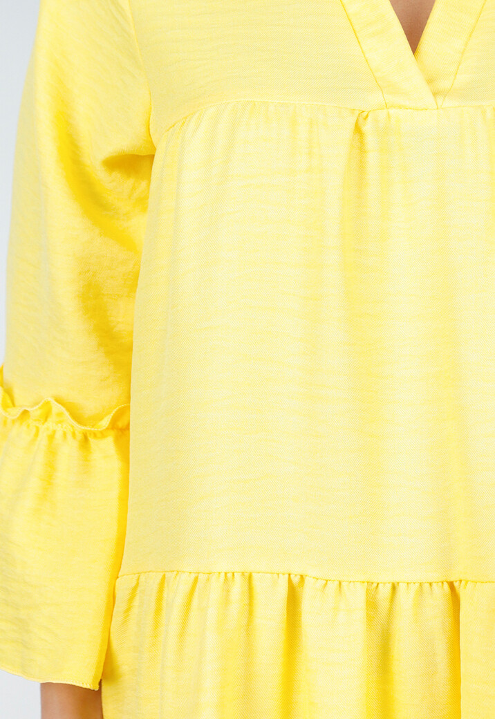 Gele Midi Jurk met V-hals en Ruffle Details