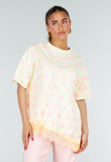 Butter Yellow T-Shirt met Roze Stippen