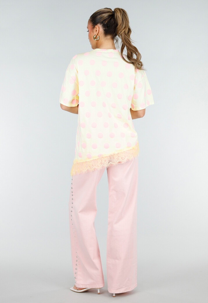 Lichtgeel T-Shirt met Roze Stippen en Kant