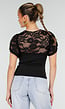 Zwarte Top met Kant Details en Korte Mouwen