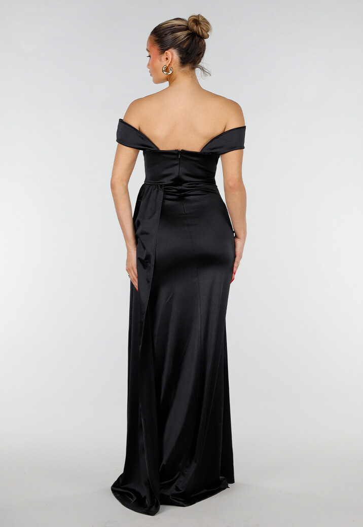 Zwarte Satin Off Shoulder Galajurk met Split