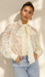 Lichtgele Transparante Kanten Blouse met Strikkraag en Lange Mouwen