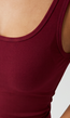 Bordeaux Rood Rib Hemdje met Stretch en Brede Bandjes